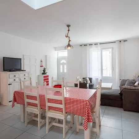 Maison De Familiale